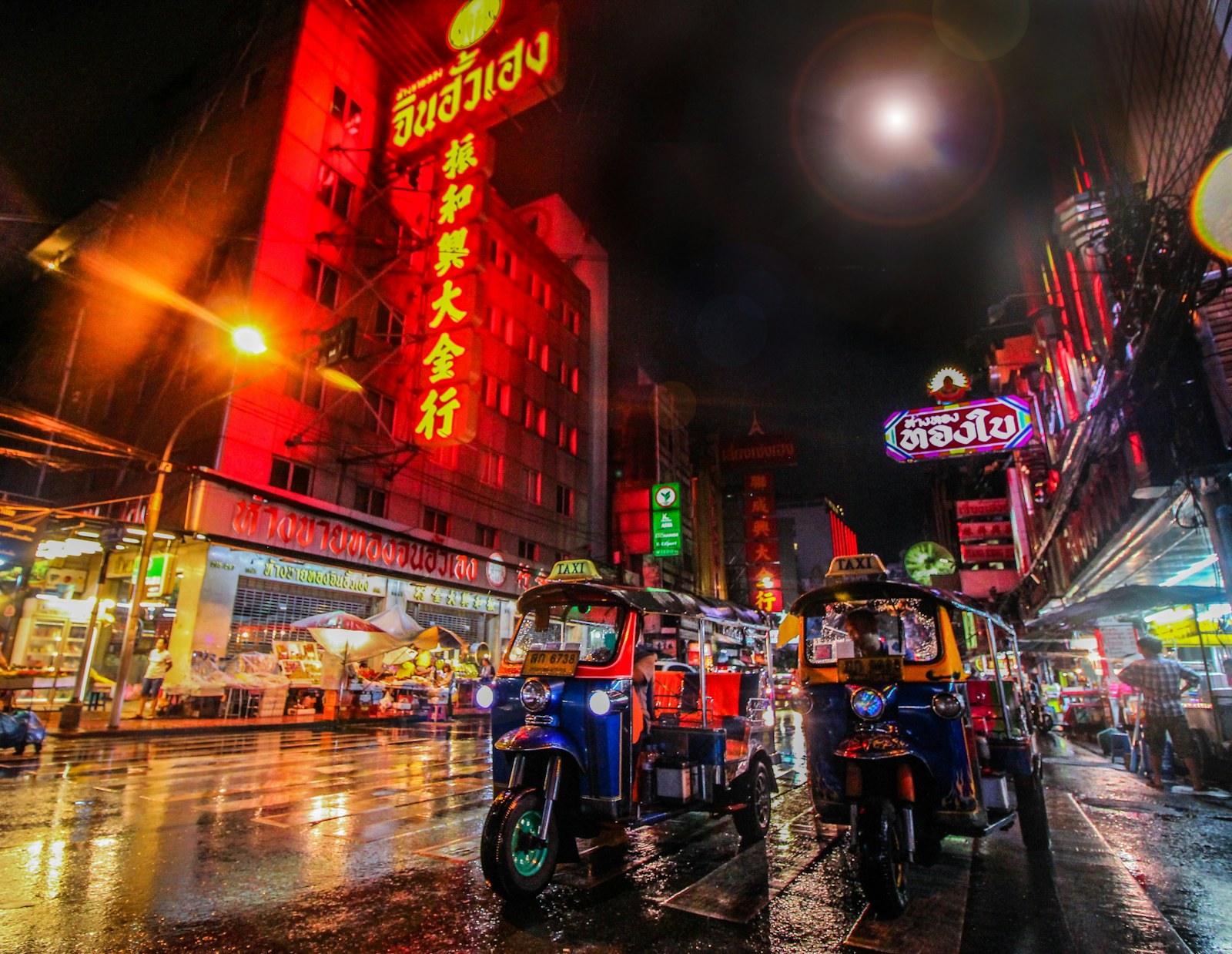 Where Bangkok actually eats after dark